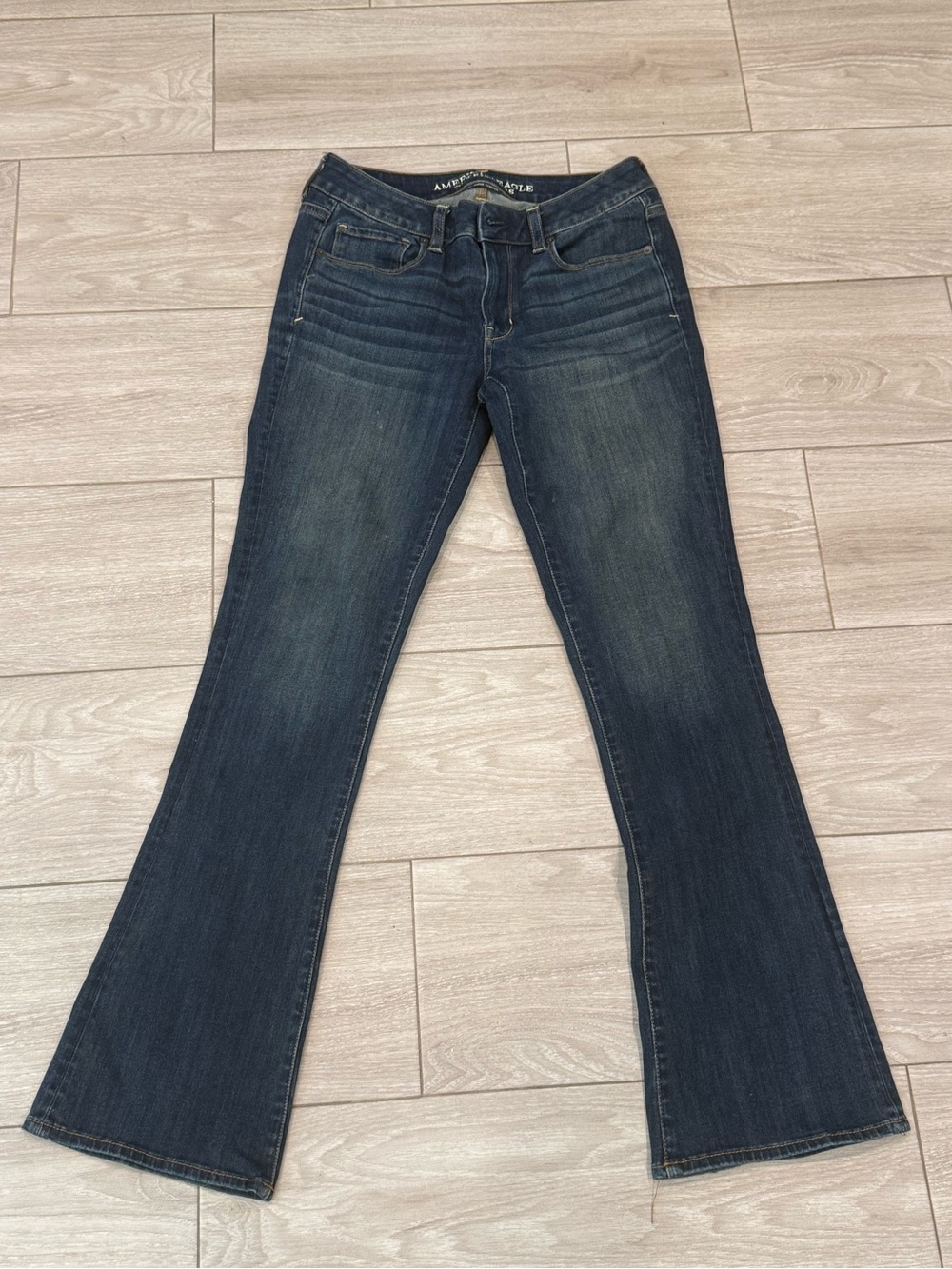 American Eagle 360 Super Stretch Kick Bootcut Jeans Size 8 Regular